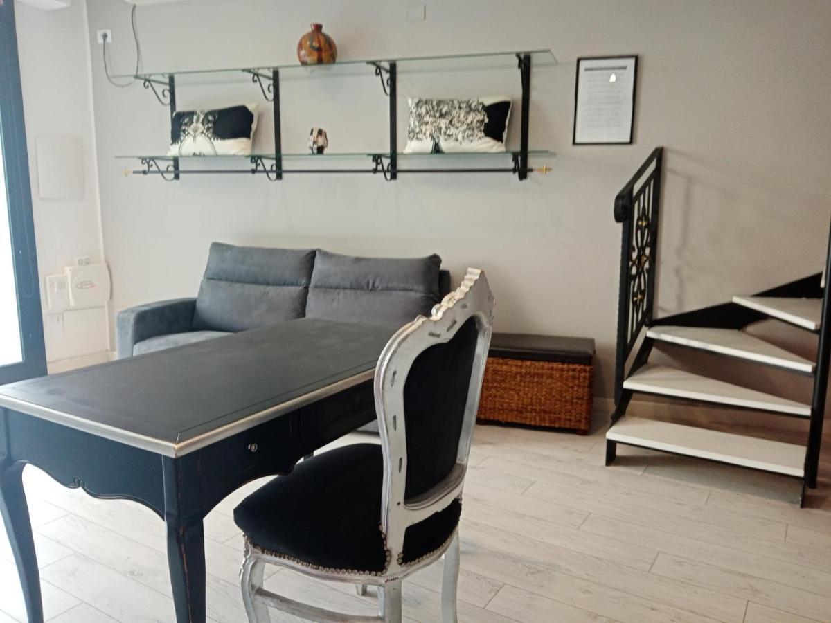 Einaudi 56 Guest House Cagliari Esterno foto