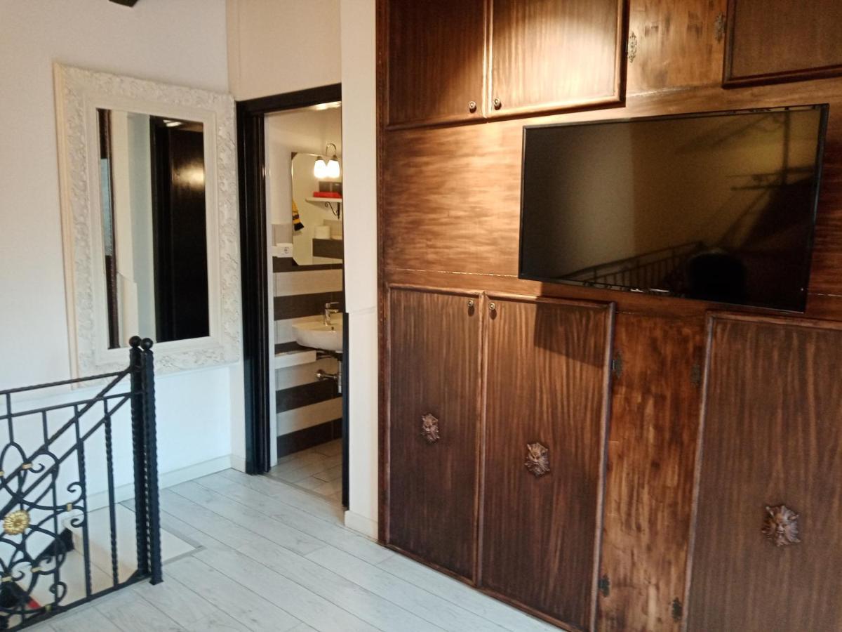 Einaudi 56 Guest House Cagliari Esterno foto