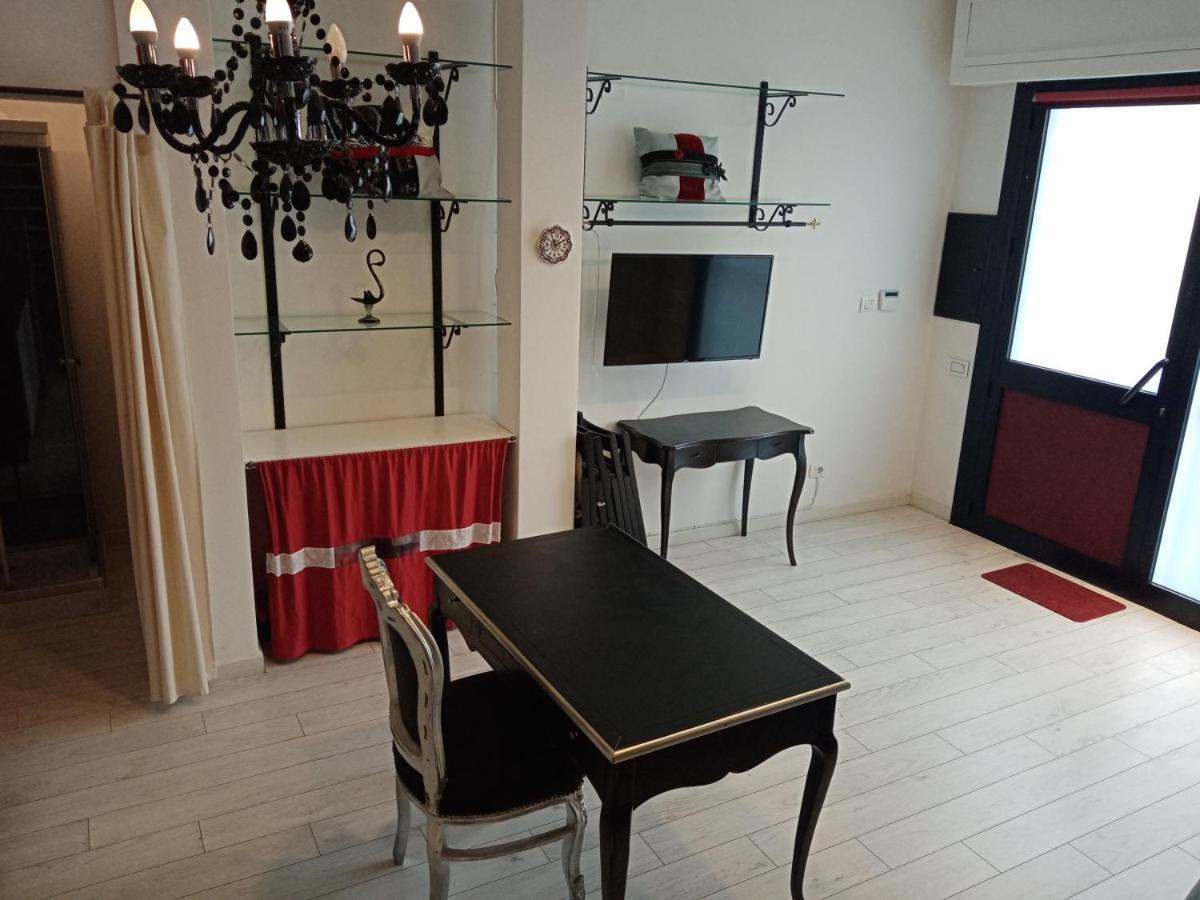 Einaudi 56 Guest House Cagliari Esterno foto